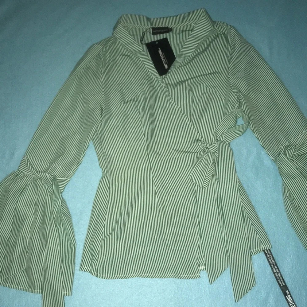 PRETTYLITTLETHING wrap blouse bell sleeves green white pinstriped NEW size 6